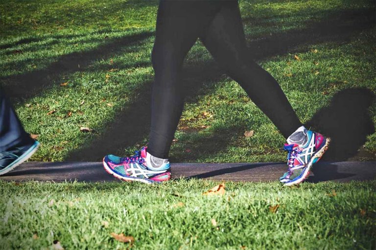 Brisk Walking vs. Jogging: Which One Suits You Best?